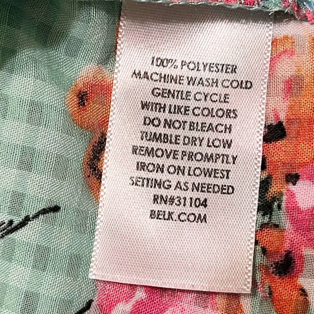 Kim Rogers Floral Blouse - Picture 7 of 9